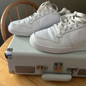 Nike Ebernon Low women’s/teens white on white shoes